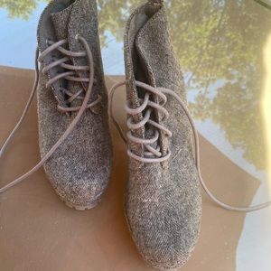 Blowfish trendy platform booties